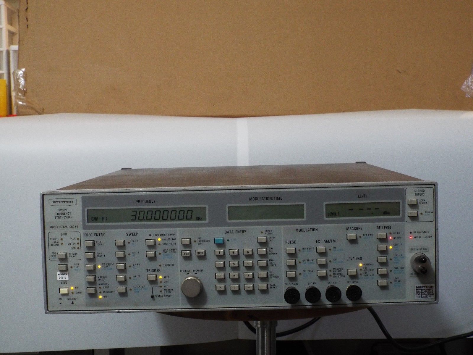 wiltron-6742a-c0044-40-ghz-swept-frequency-synthesizer-used-working-0.jpg